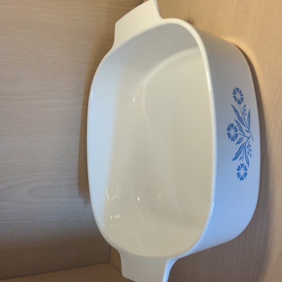 Corning Ware dish ( 8 cups ) - Picture 2 of 3